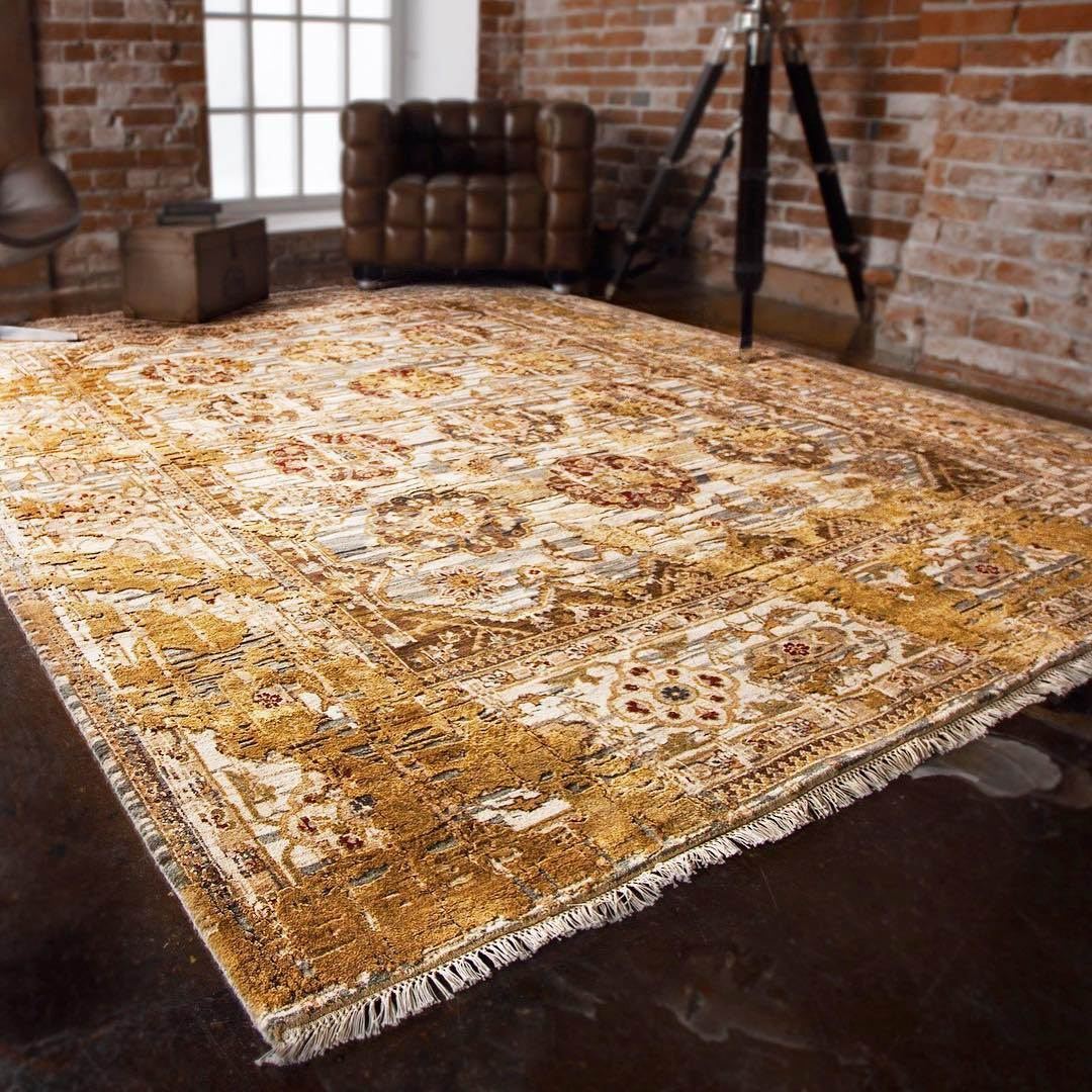 Дизайнерский ковер ARTEFACT в лофте