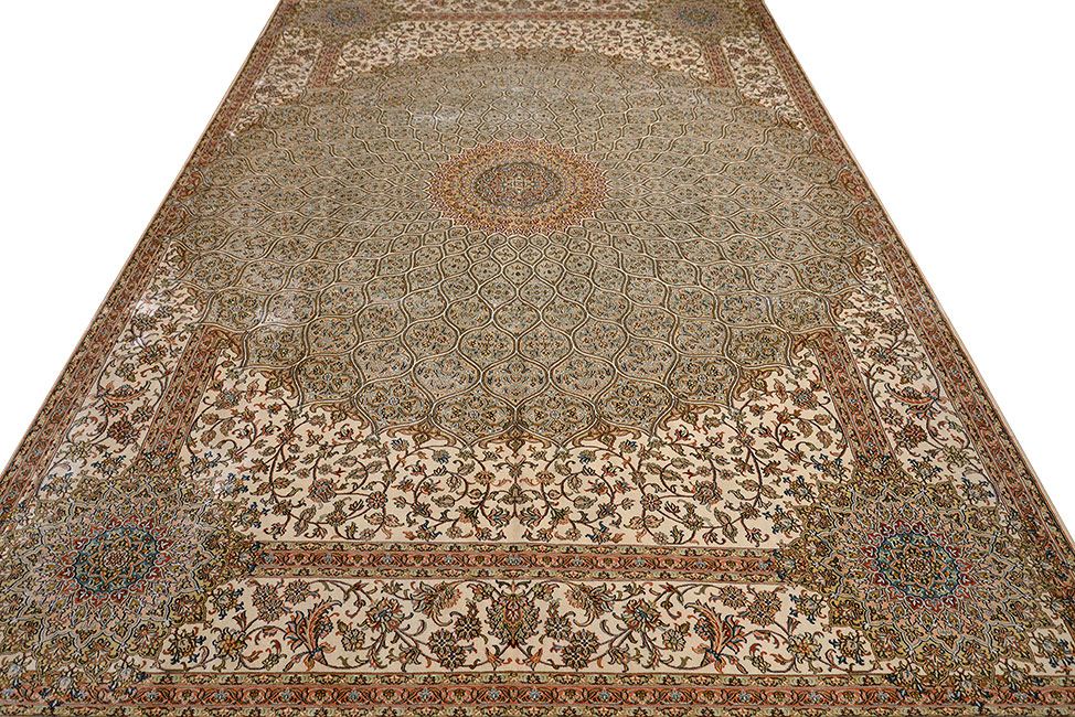 Шелковый ковер ручной вязки GOMBAD KASHMIRI, размер 292x187cm изображение