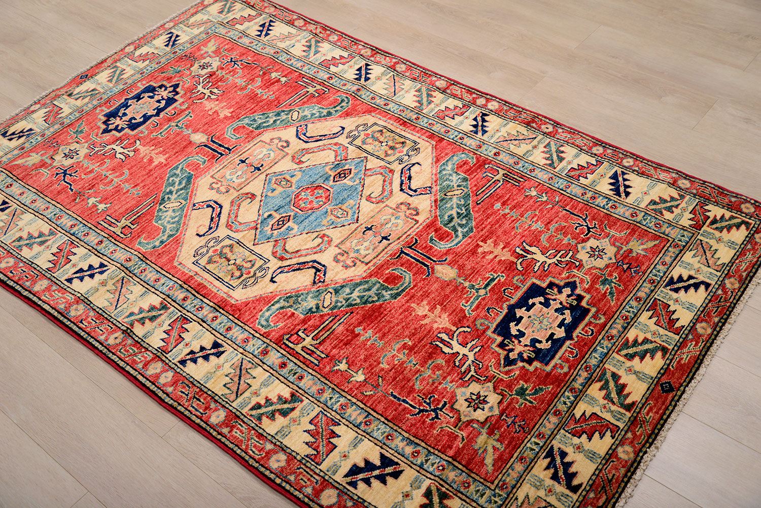 Шерстяной ковер ручной вязки KAZAKH, размер 182x119cm изображение