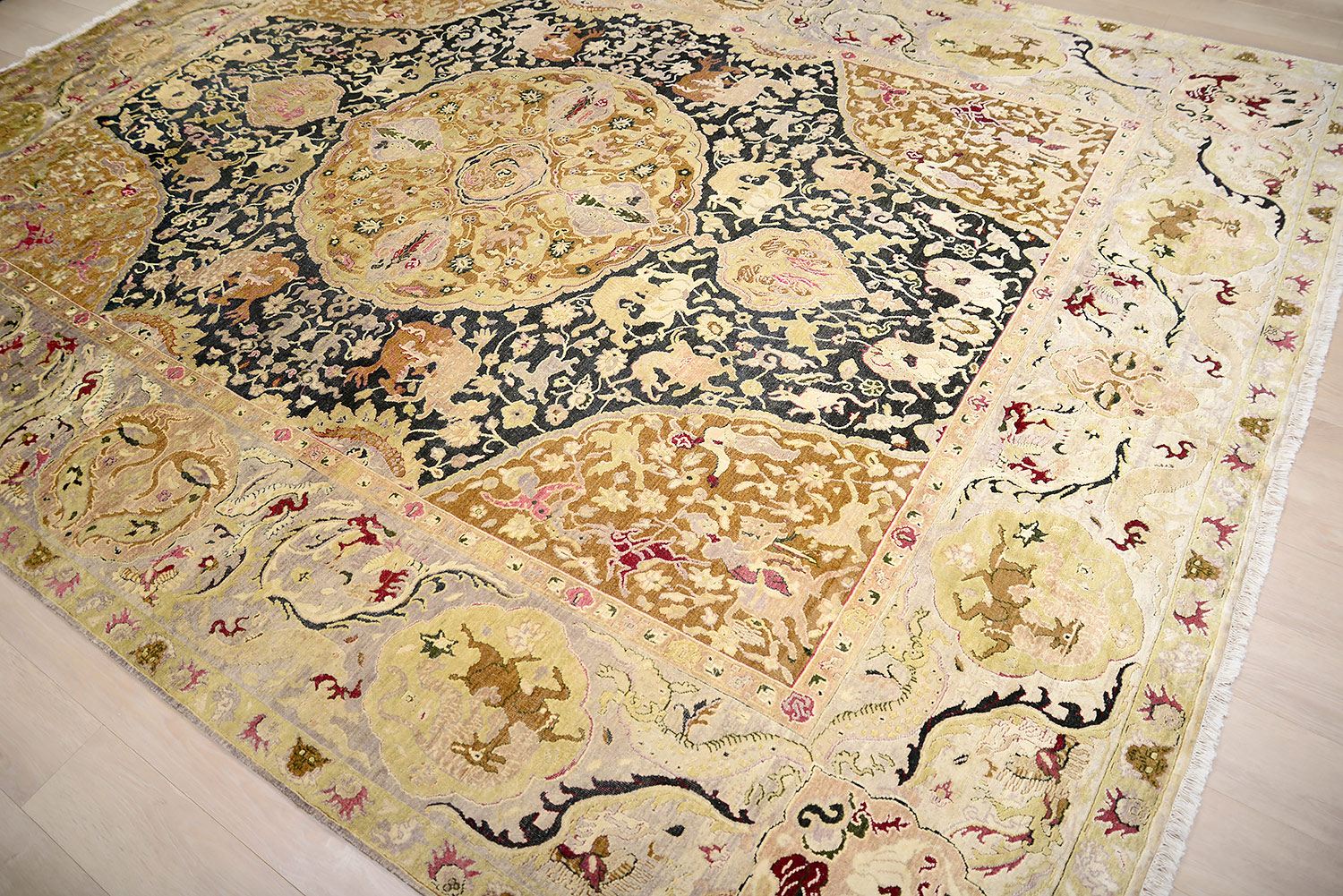 Индийский ковер BENGAL из шелка и шерсти Прямоугольный 351x272cm фото крупным планом
