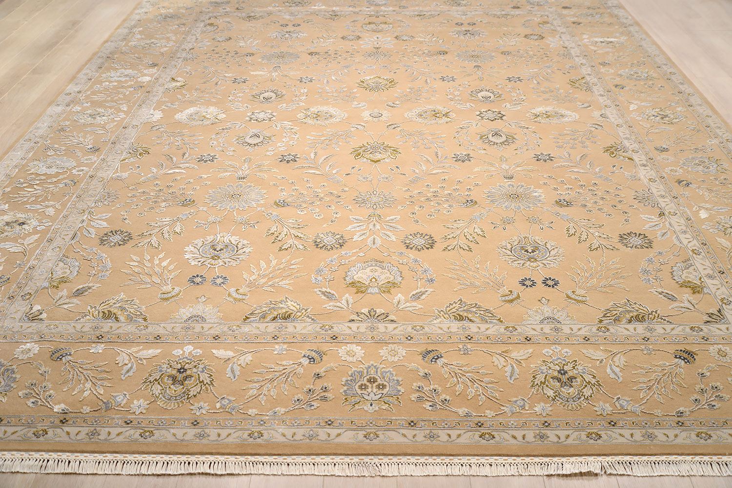 Индийский ковер RAJASTAN NEO из шелка и шерсти Прямоугольный 373x279cm фото крупным планом