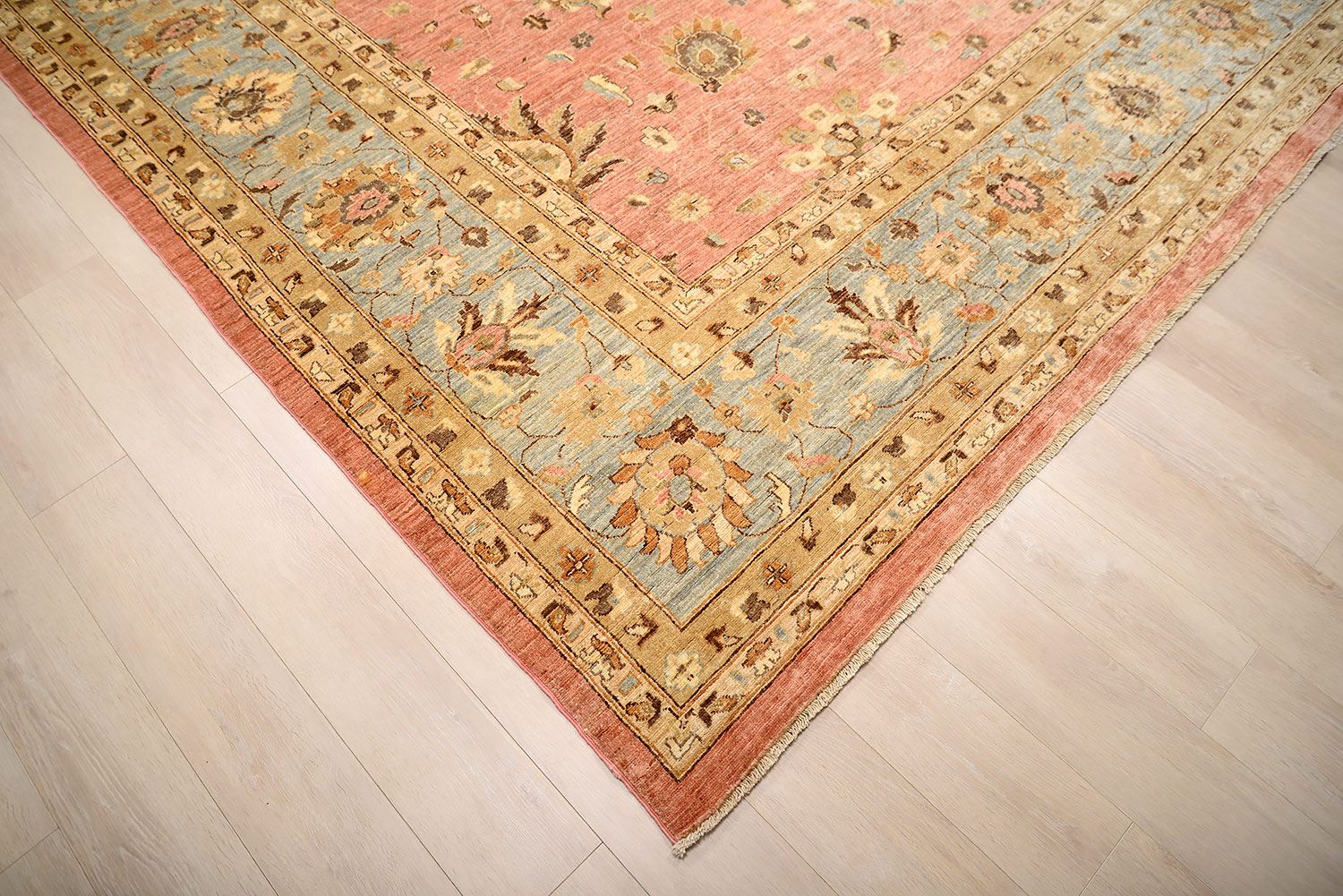 Пакистанский ковер USHAK шерстяной Прямоугольный 405x297cm фото крупным планом