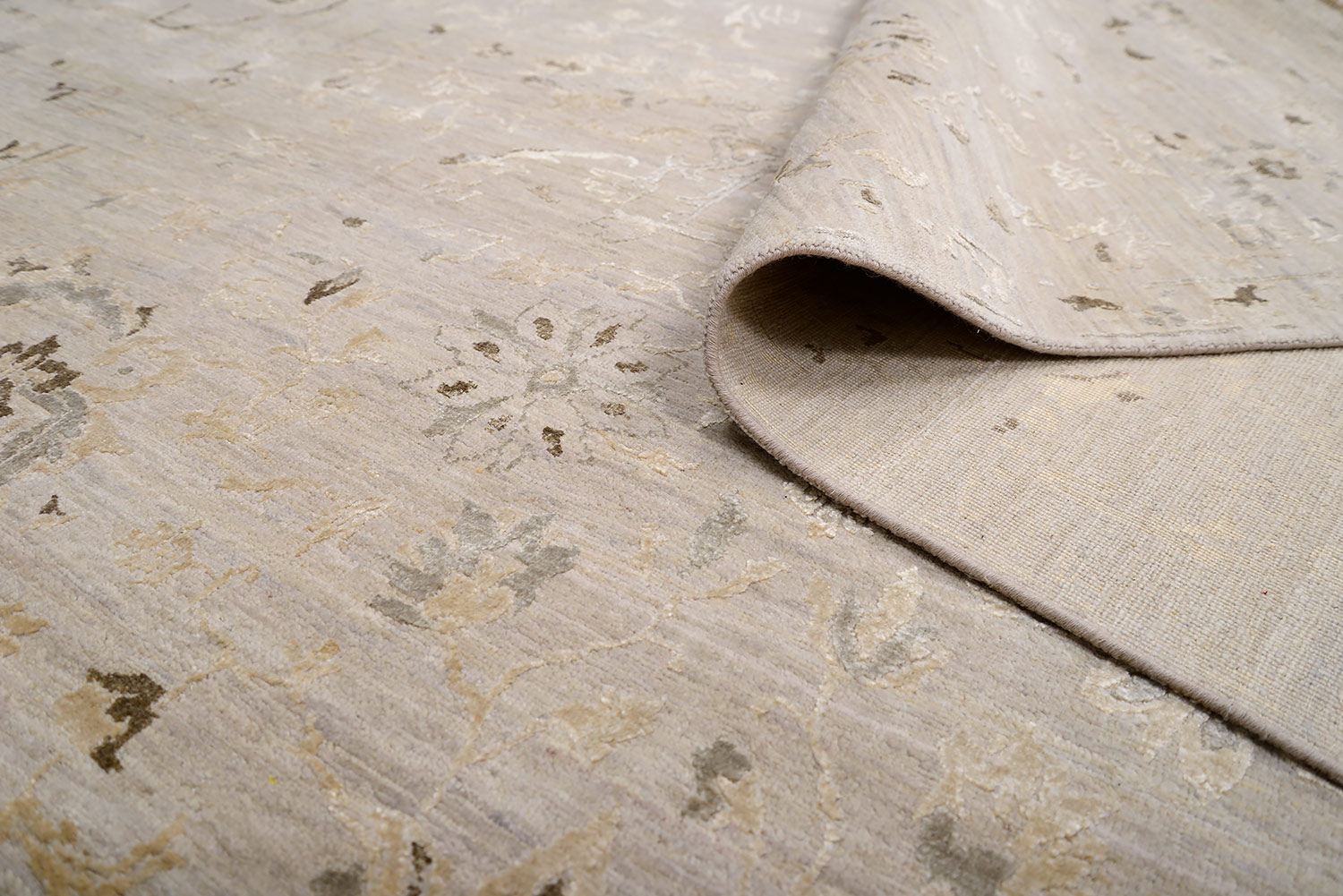 Индийский ковер SHABBY CLASSIC из шелка и шерсти Прямоугольный 304x241cm фото крупным планом
