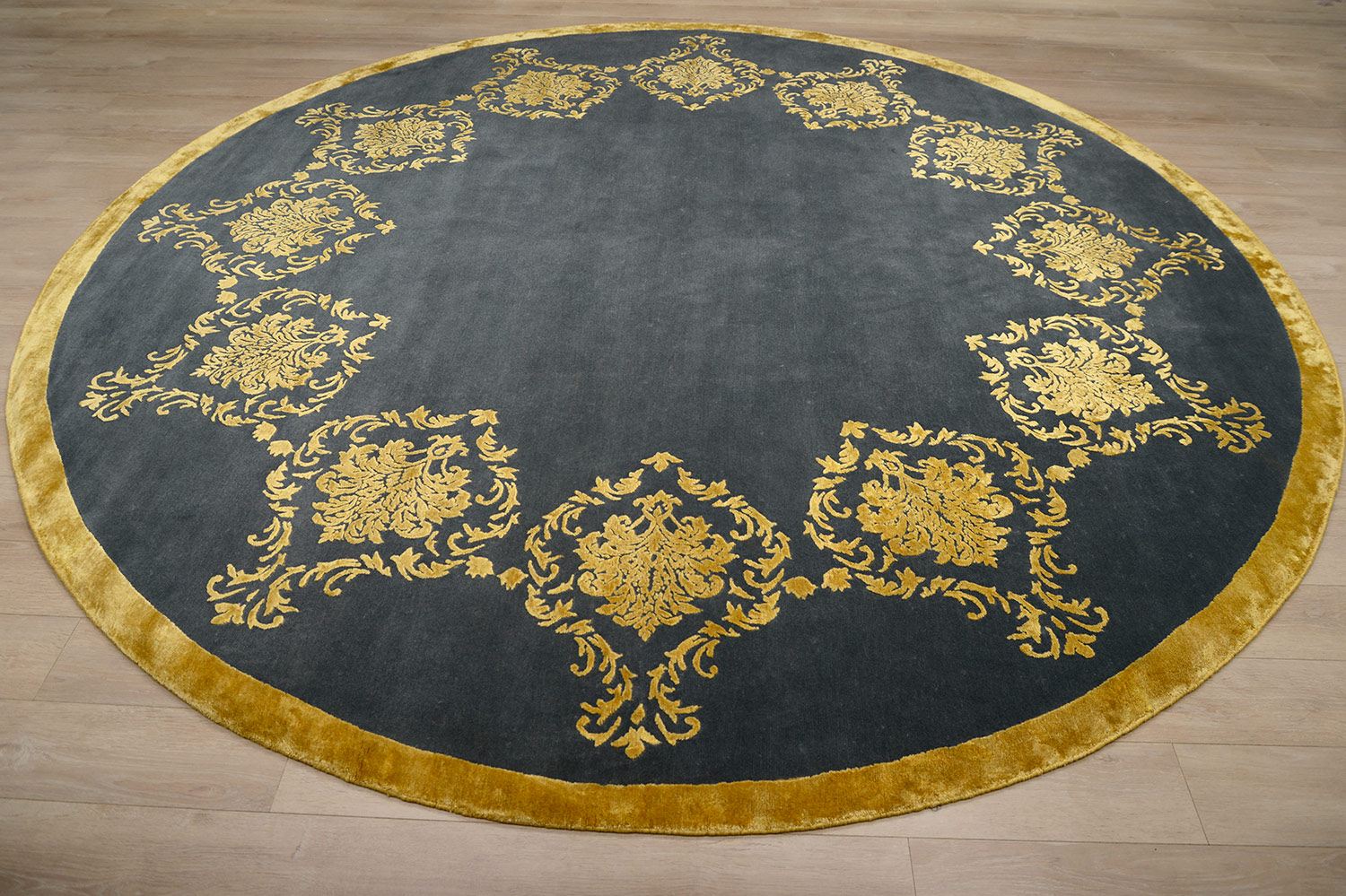 Ковер ручной работы DAMASK FRAME 300x300cm фотография