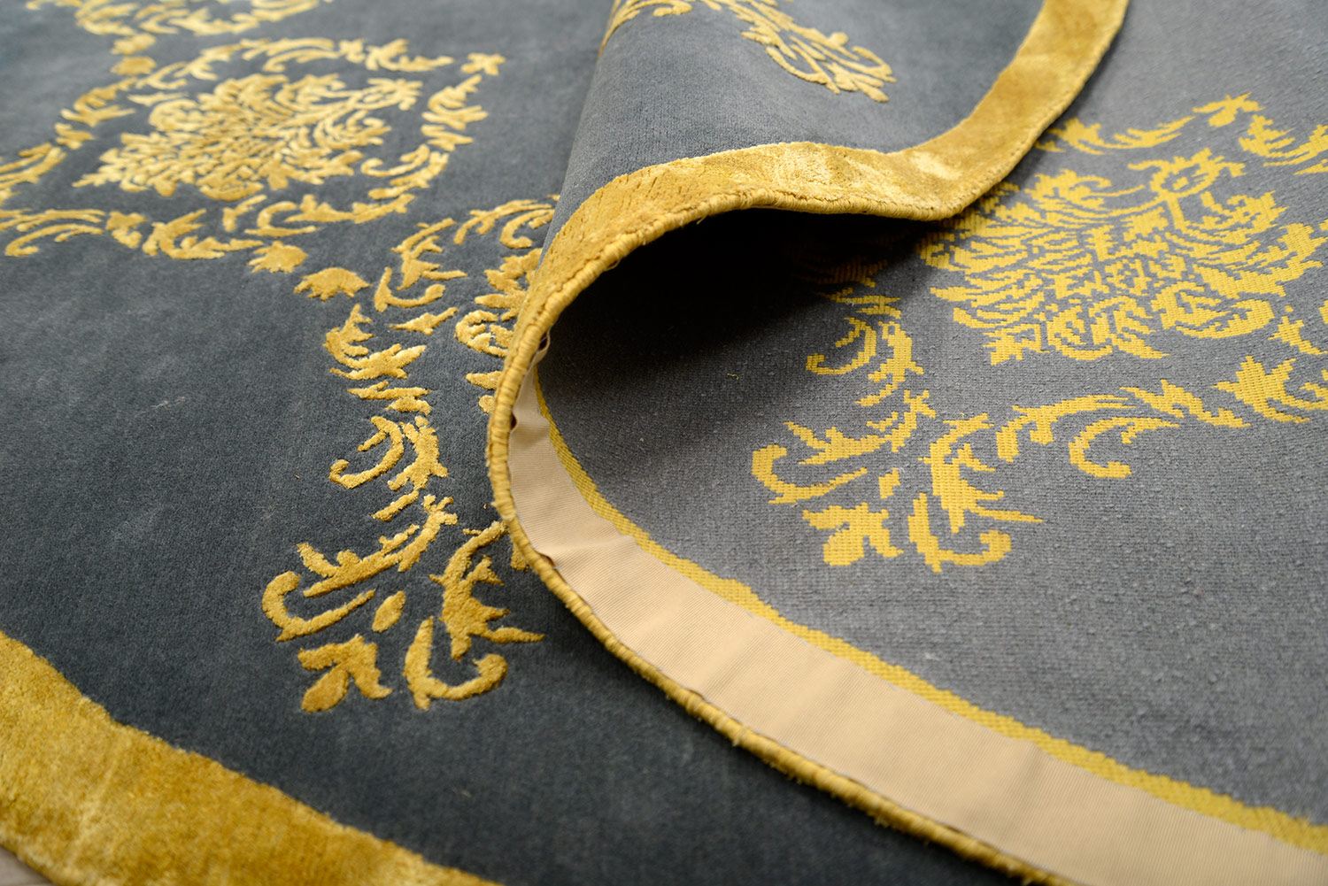 Ручной ковер DAMASK FRAME №3722 красивое фото