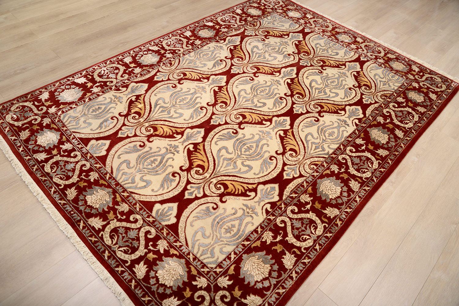 Фото шелково-шерстяной Прямоугольный ковер DAMASK