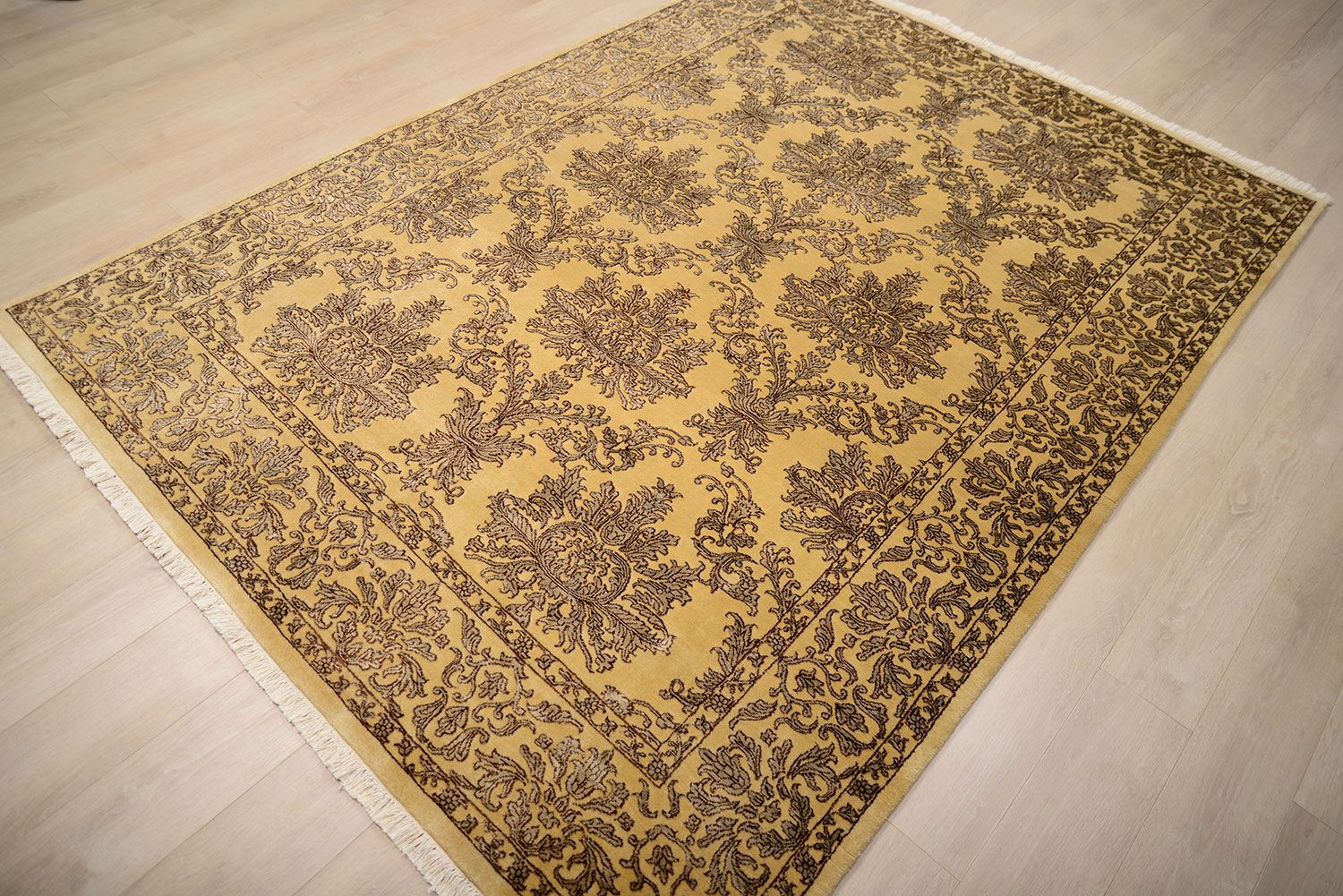 Фото шелково-шерстяной Прямоугольный ковер DAMASK