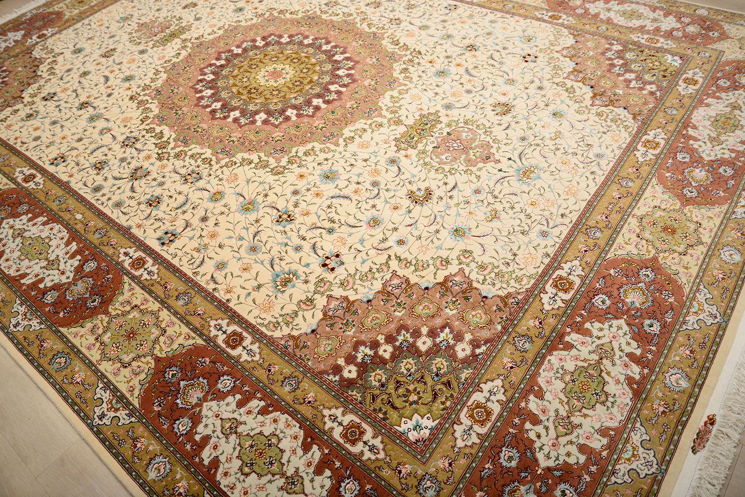 Ковер ручной вязки TEBRIZ из шелка и шерсти, размер 400x300cm изображение