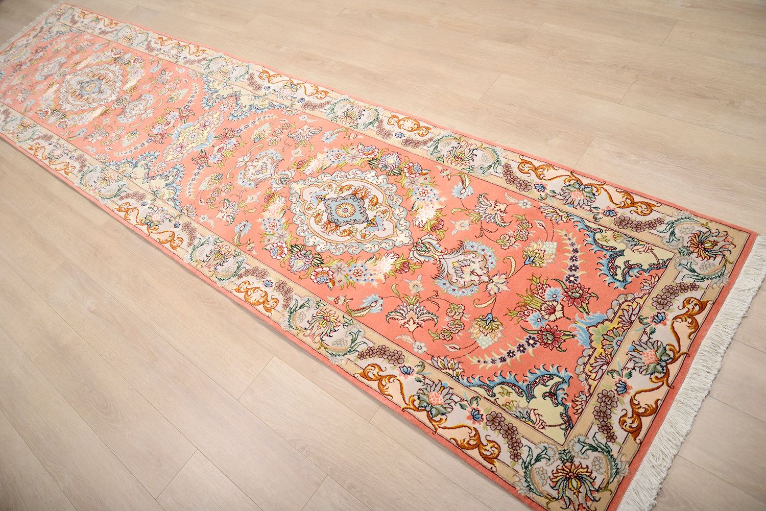 Ковер ручной вязки TEBRIZ из шелка и шерсти, размер 373x86cm изображение