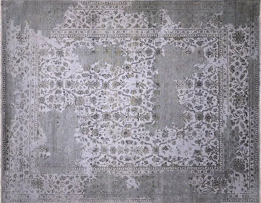 Шерстяной искусственно состаренный дизайнерский ковер cо стертым орнаментом