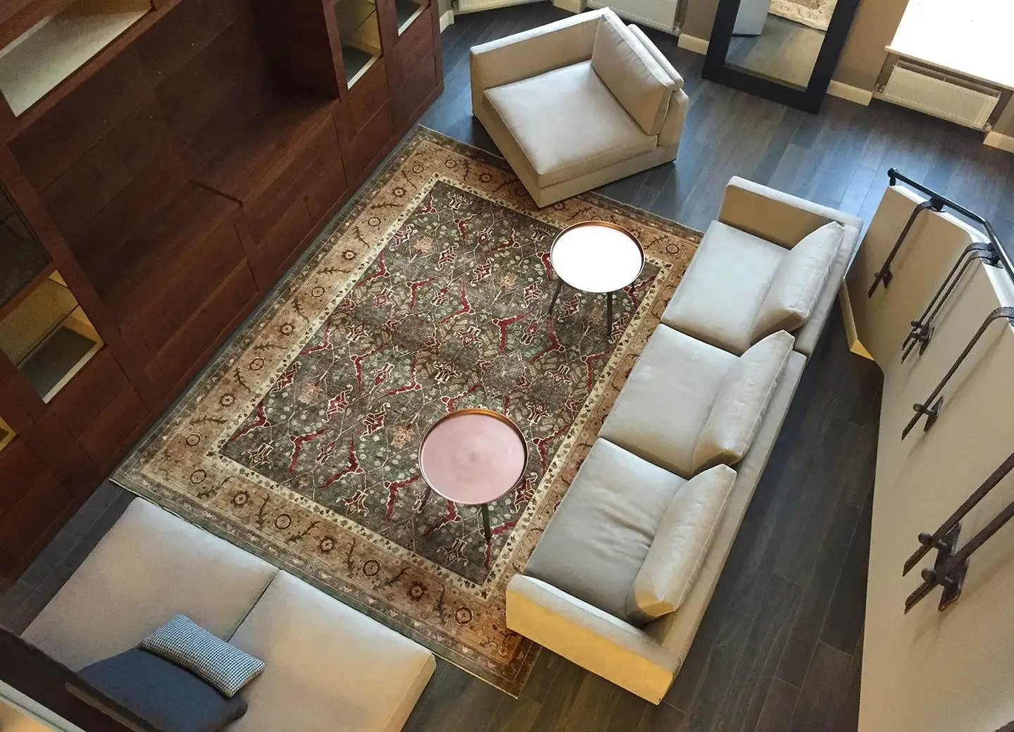 Ковер Saltani в интерьере загородного дома