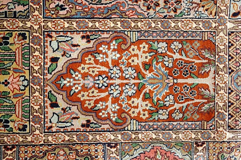 Кашмирский Ковер