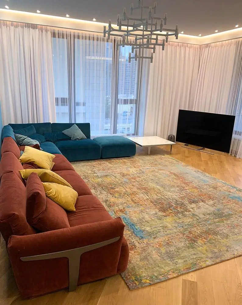 Дизайнерский ковер Soho Multi в гостиной