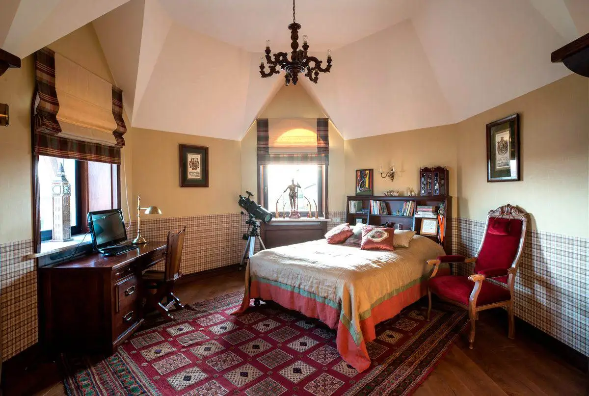 Аутентичный ковер-килим в спальне