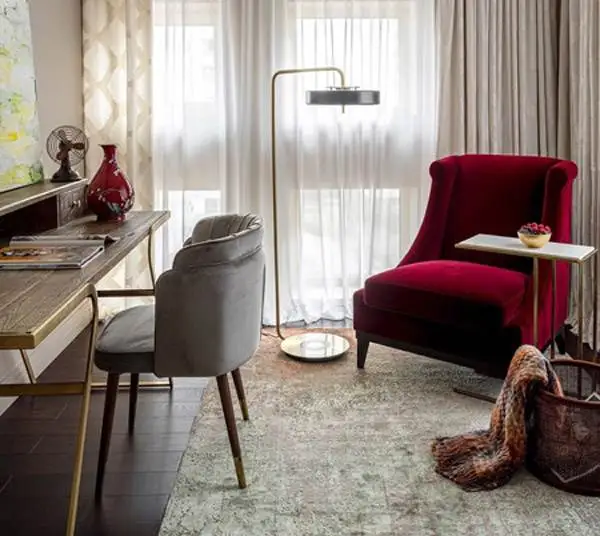 Дизайнерский ковер с мятными зелеными, кирпичными и серыми нюансами 