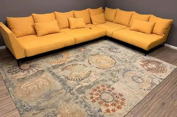 Схема 1: ковер как центральный элемент помещения