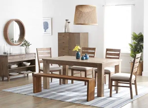 Схема 2: Ковер в сочетании с деревянными элементами в интерьере