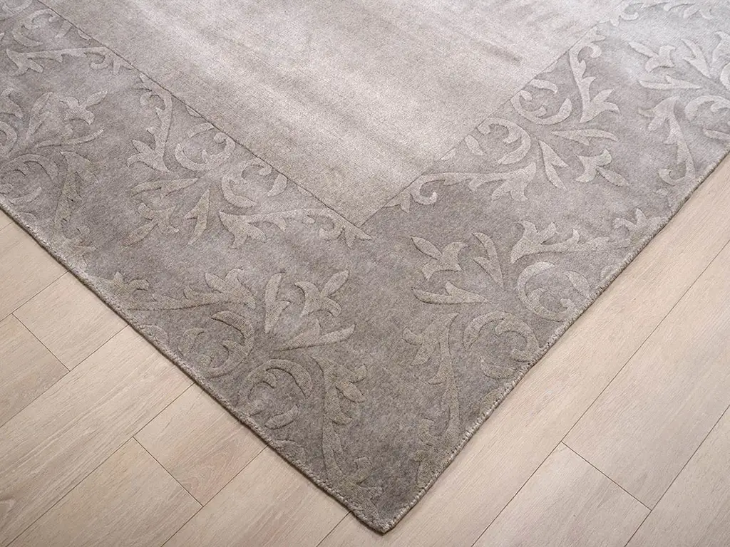 Серо-бежевый ковер ар-деко PUARE из овечьей шерсти и бамбукового шелка