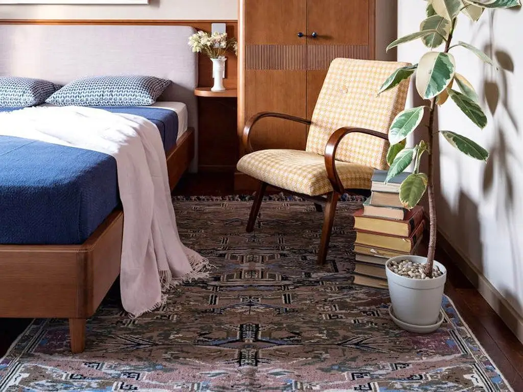 Винтажный авторский ковер Fusion в спальне