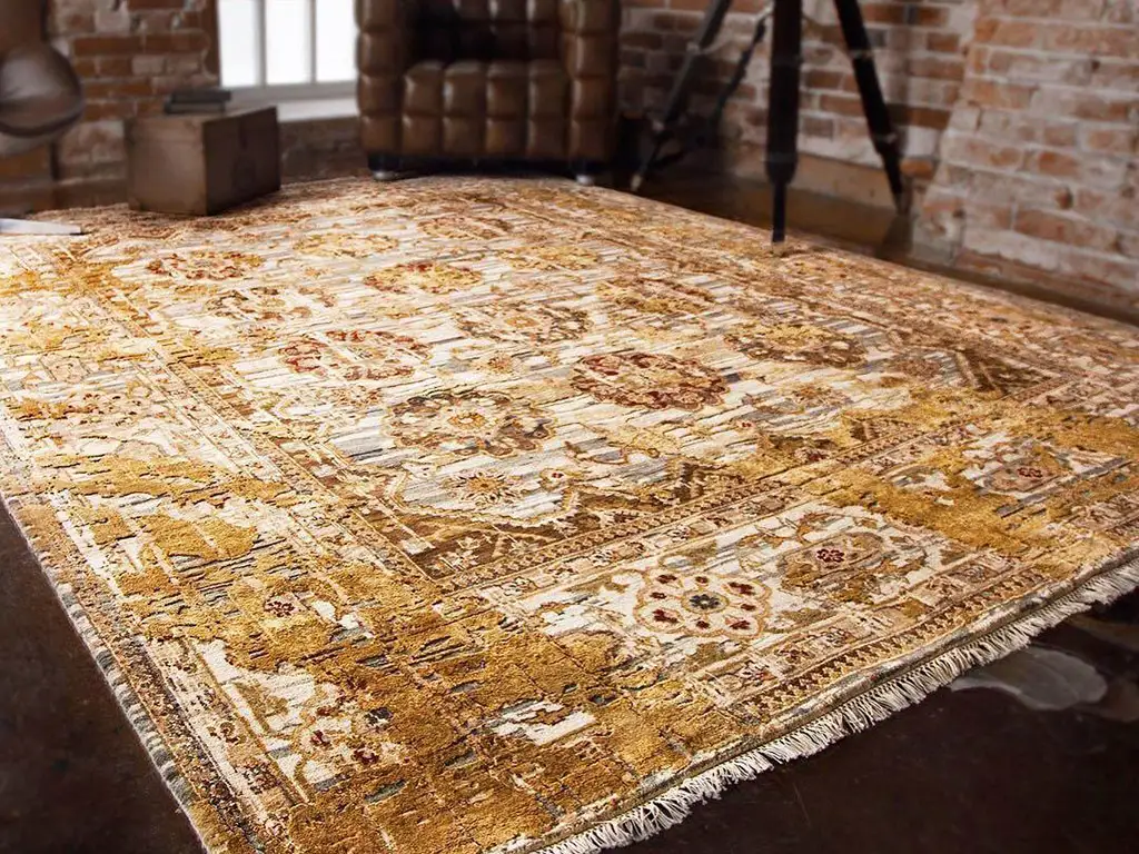 Дизайнерский ковер из шерсти и шелка в индустриальном интерьере - коллекция Artefact