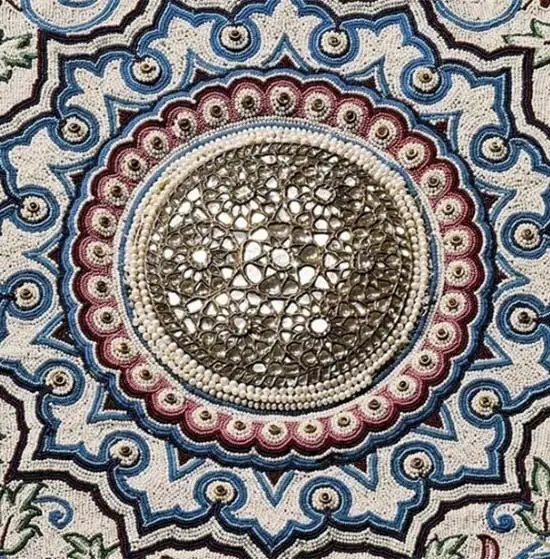 Один из медальонов