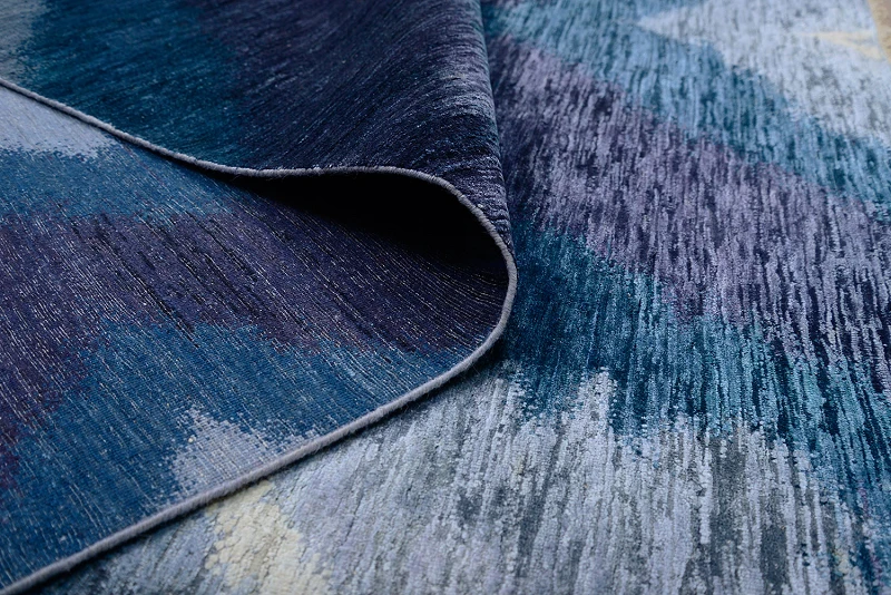 Ikat Gloss