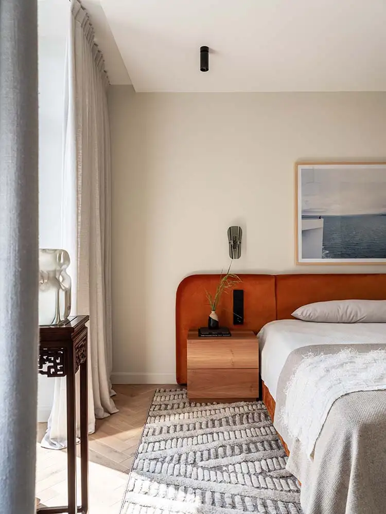 белый фактурный ковер