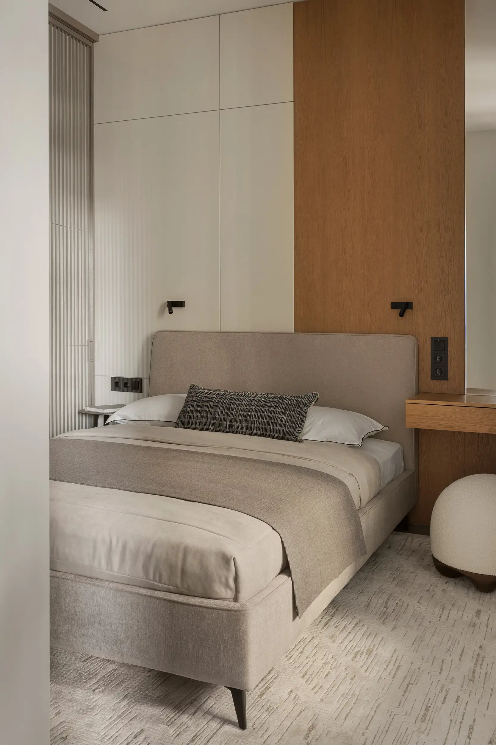 Нежный ковер Merida в спальне