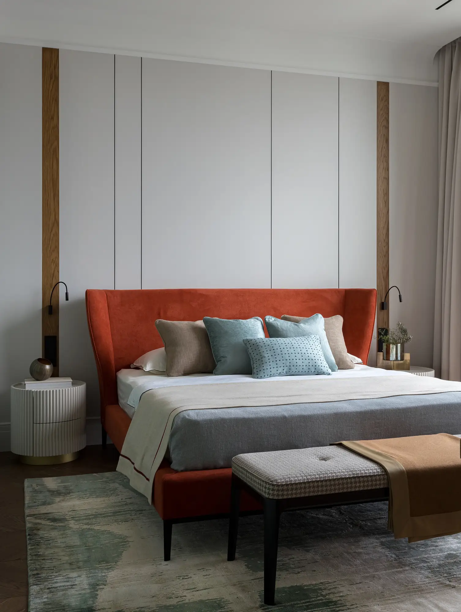 Дизайнерский ковер Amazonia в интерьере спальни