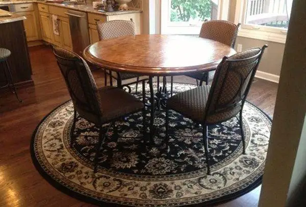 Ковер под круглый стол